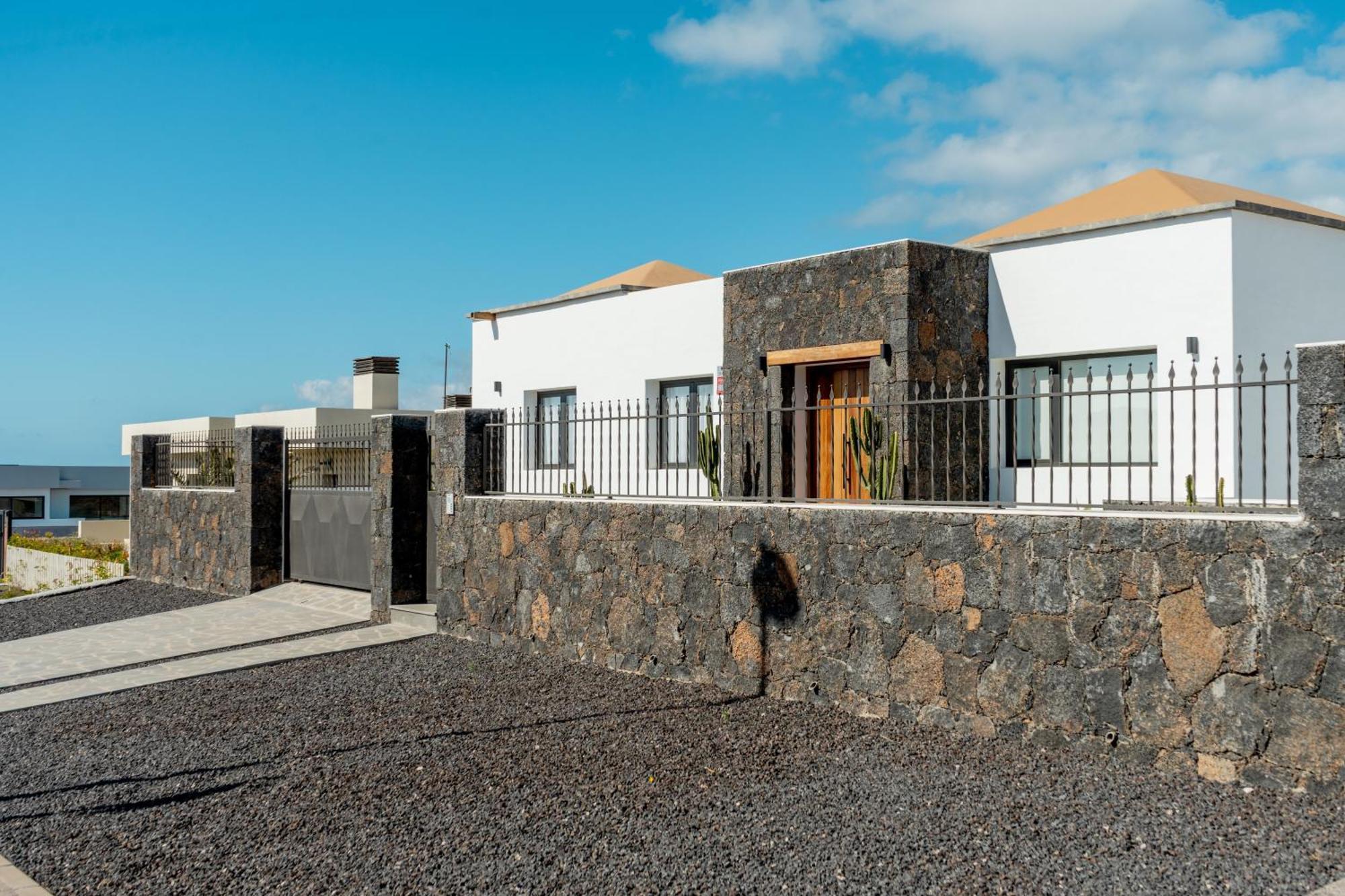 Seascape Heated Pool, Air-Con, View, Adult Only Apartment Corralejo Exterior photo